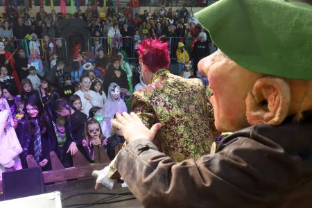 OTROŠKA MAŠKARADA 09 FOTO LJUBO VUKELIČ